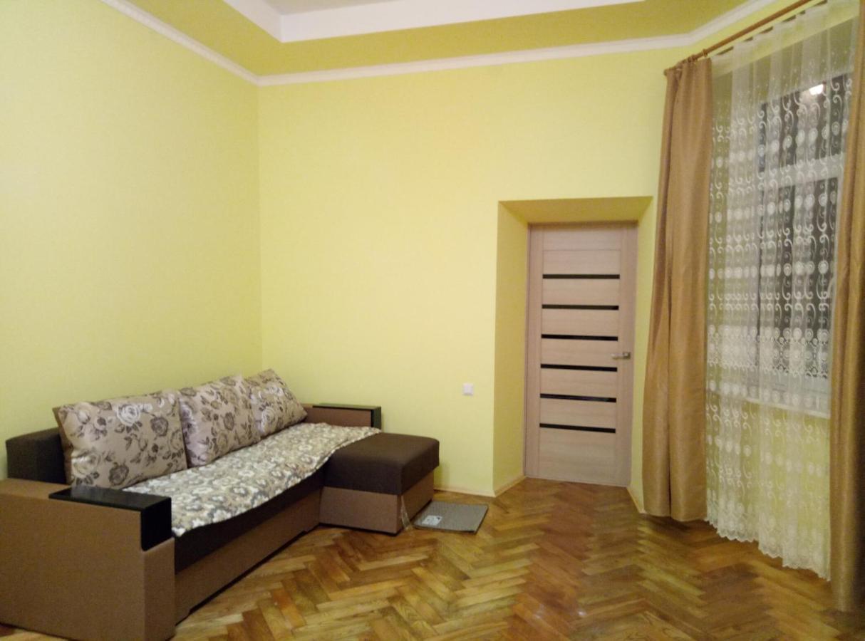 Apartment Ak. Kuchera Street 利沃夫 外观 照片