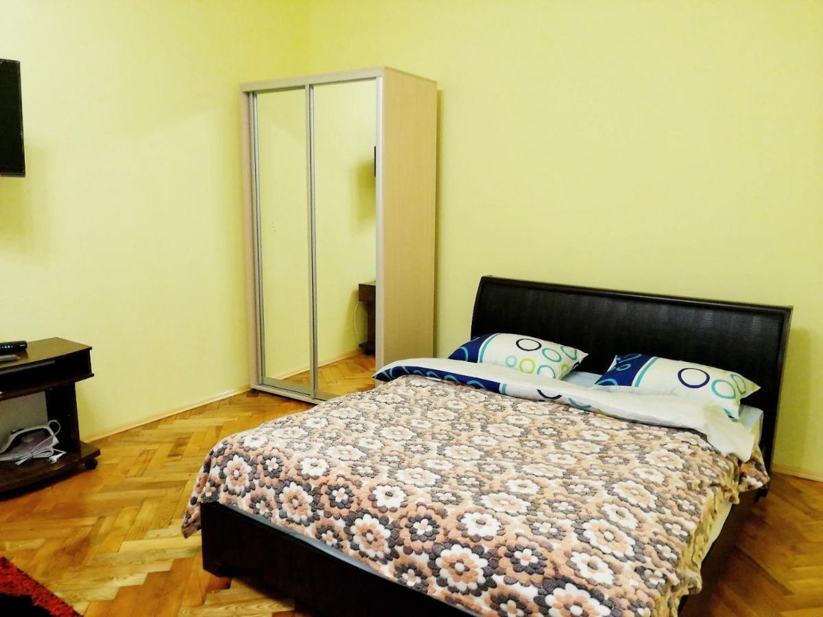 Apartment Ak. Kuchera Street 利沃夫 外观 照片